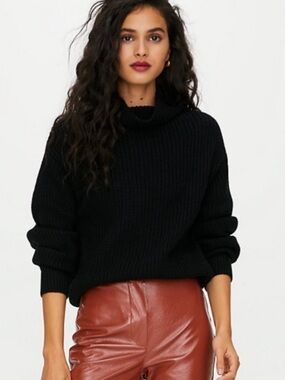 Aritzia Wilfred Montpellier Funnel Neck Sweater Wool Black Size Medium